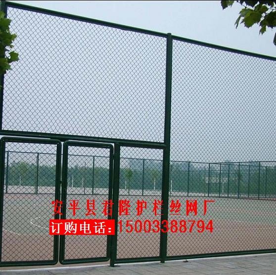 供应羽毛球场围网足球场隔离网